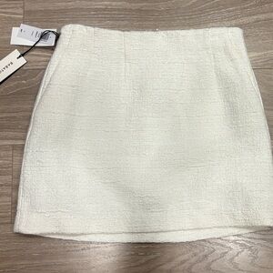 Aritzia - Babaton Kinsley Mini Skirt, TAGS ATTACHED.